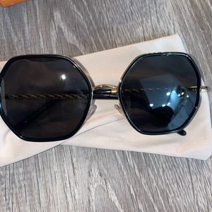Brand new sun glasses Tory Burch !